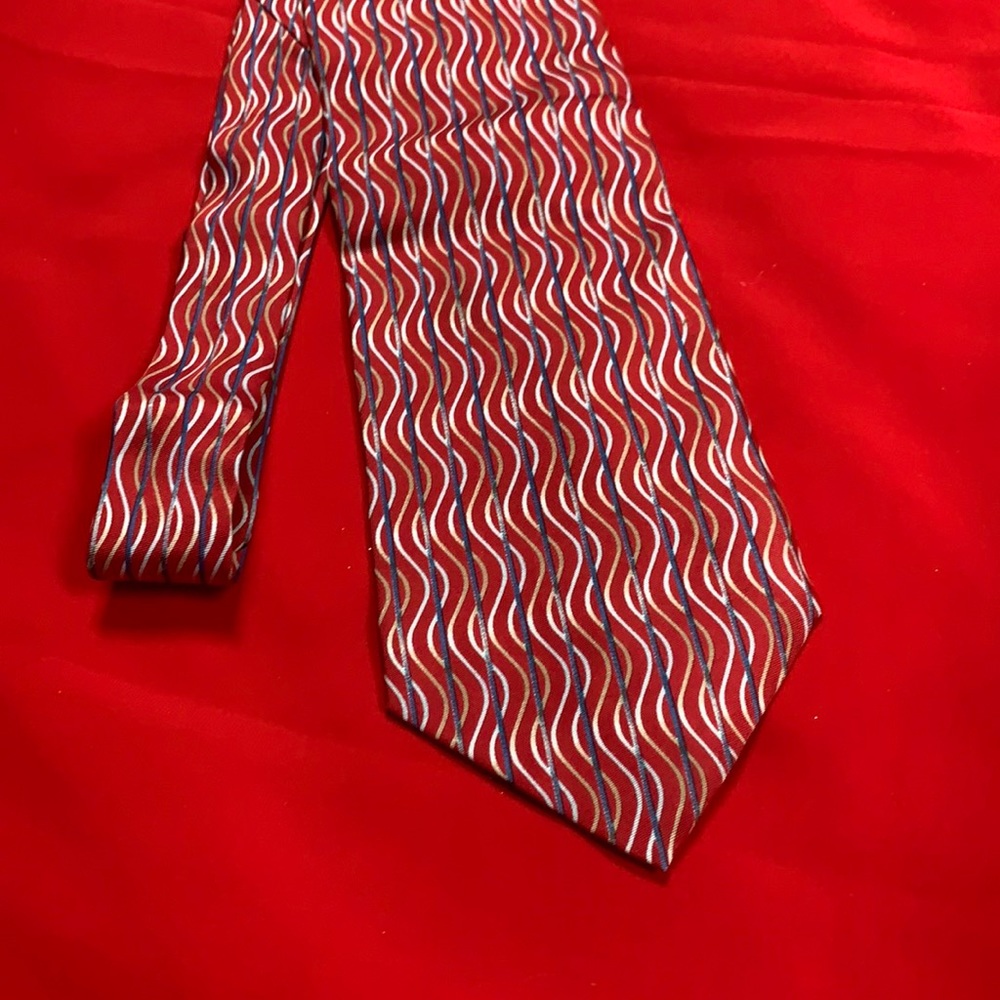 Paolo Gucci silk tie!!